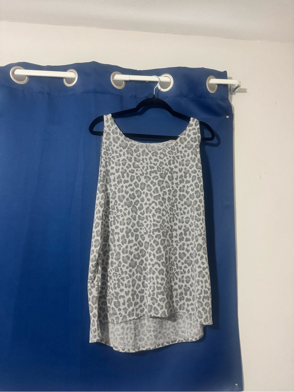 Zoe + Liv White and Gray Leopard Print Sleeveless Camisole